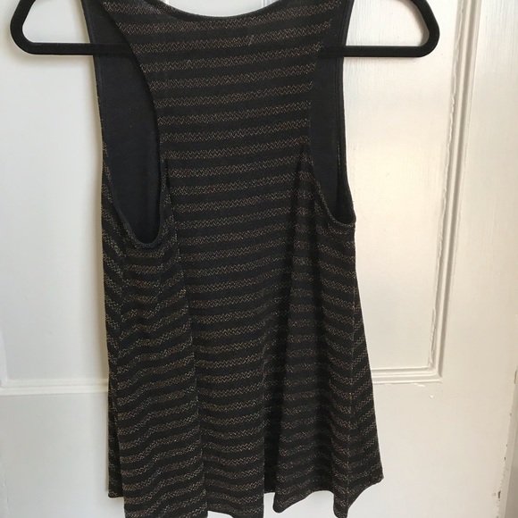 Comfy metallic tank - Picture 2 of 4